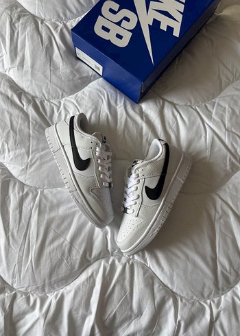 Nike Nike Dunk Low SB