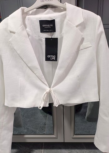 Beyaz Düğmeli Keten Mini Blazer - Görsel 2