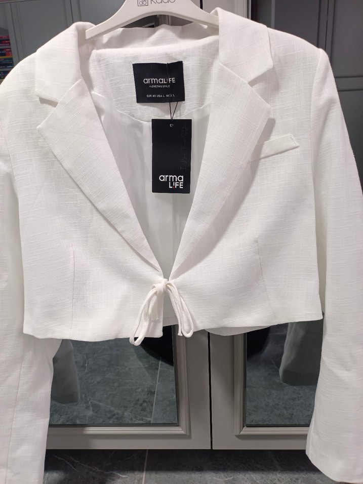 Beyaz Düğmeli Keten Mini Blazer - Görsel 2