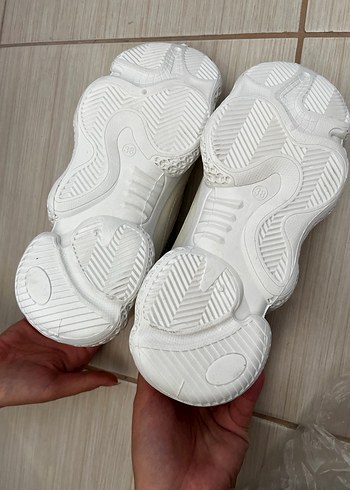 Beyaz Bağcıklı Spor Kadın Sneaker - Görsel 4