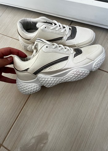 Beyaz Bağcıklı Spor Kadın Sneaker - Görsel 3