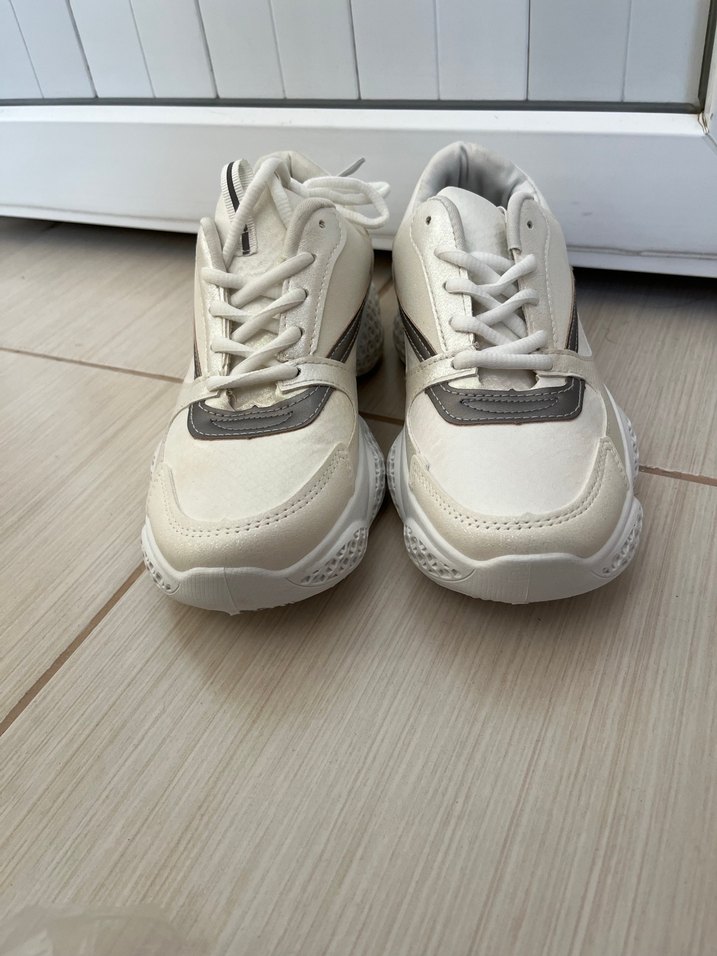 Beyaz Bağcıklı Spor Kadın Sneaker - Görsel 2