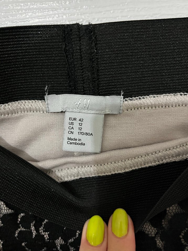 Dantel Detaylı Siyah Mini Etek - Görsel 2