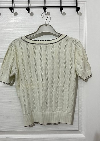 Beyaz V Yaka Kısa Kollu İnce Triko Hırka - Görsel 2