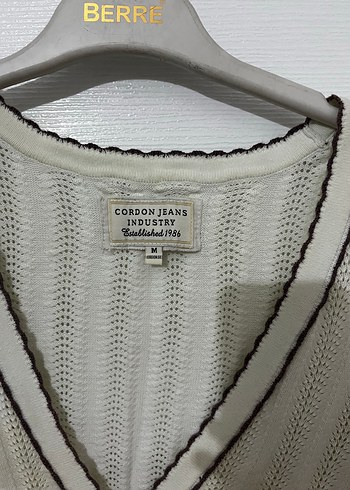 Beyaz V Yaka Kısa Kollu İnce Triko Hırka - Görsel 3