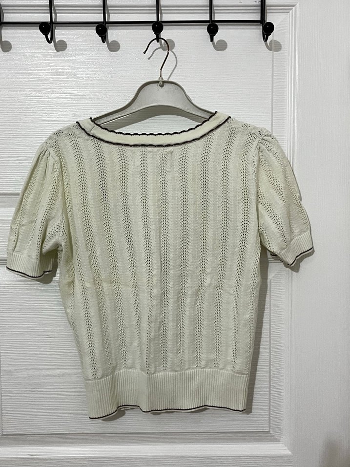 Beyaz V Yaka Kısa Kollu İnce Triko Hırka - Görsel 2