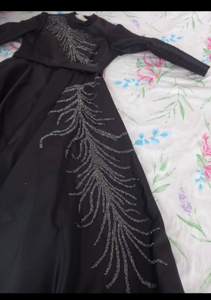 İşlemeli Siyah Uzun Kollu Uzun Abiye Elbise - Görsel 3