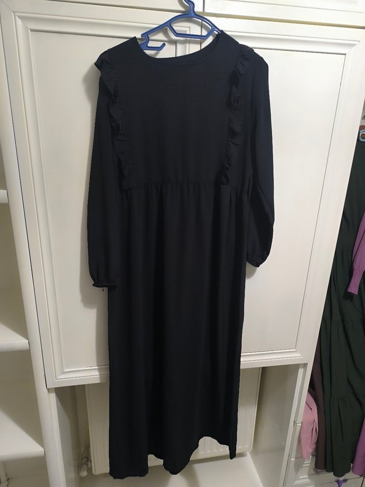 Uzun Kollu Siyah Volanlı Uzun Elbise - Görsel 3