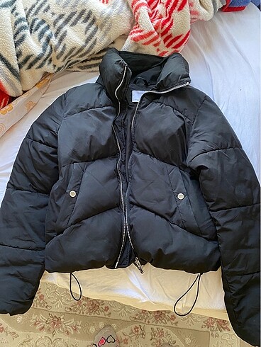 Bershka Şişme mont