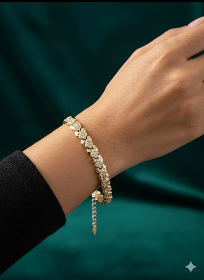 Altın Renk Zincir Detaylı Yılan Desenli Bileklik - Görsel 3