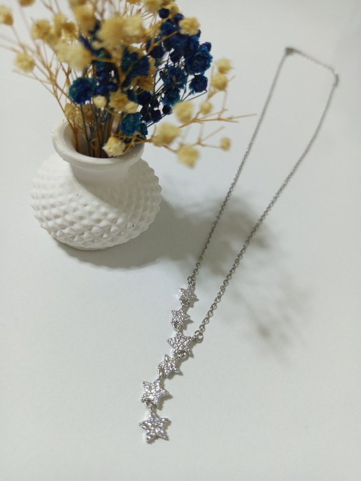 Uzun Zincirli Altın Renkli Yıldızlı Kolye - Görsel 2