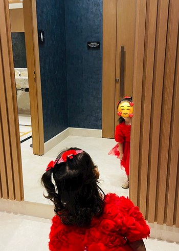 ***SATILDII ****
Kırmızı gül detaylı tütülü elbise - Görsel 3