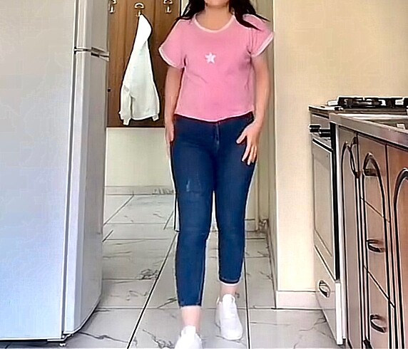 Pembe tişort pantolon
