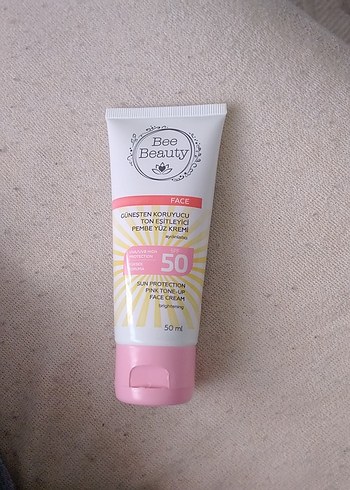 Bee Beauty SPF 50 Pembe Ton Yüz Kremi 50 ml