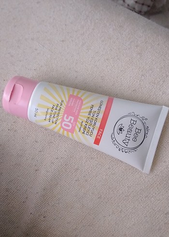 Bee Beauty Bee Beauty SPF 50 Pembe Ton Yüz Kremi 50 ml