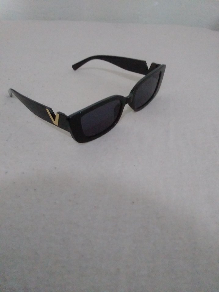 Siyah Parlak Minimalist Kadın Güneş Gözlüğü - Görsel 2