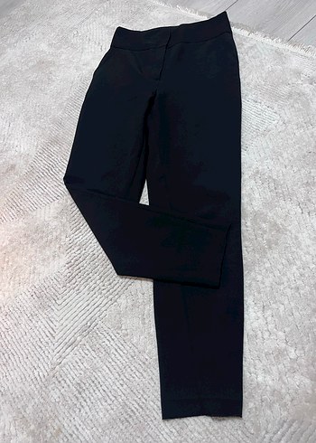 Kadın Siyah Midi Kumaş Pantolon - Görsel 2