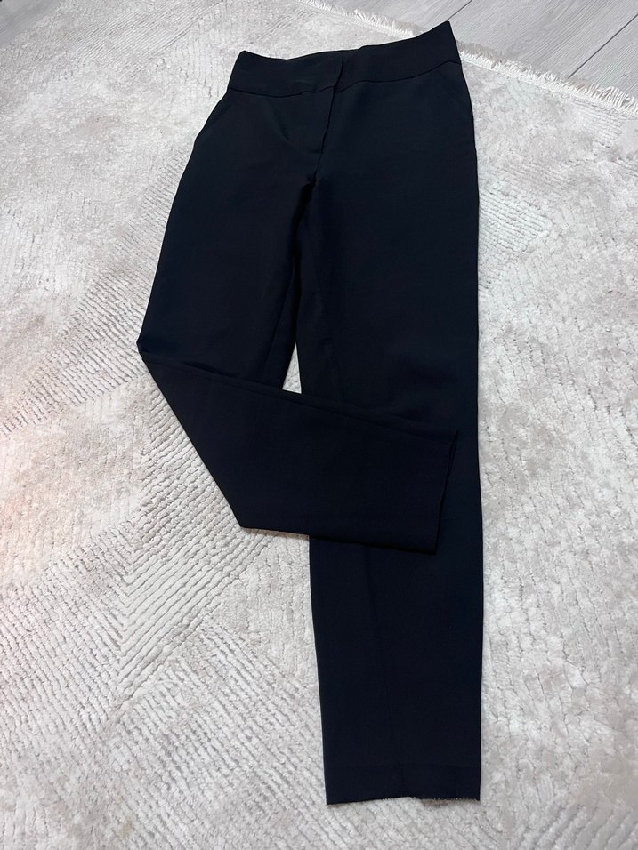 Kadın Siyah Midi Kumaş Pantolon - Görsel 2