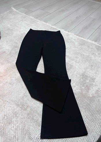 Kadın Siyah Pilili Flare Pantolon - Görsel 2