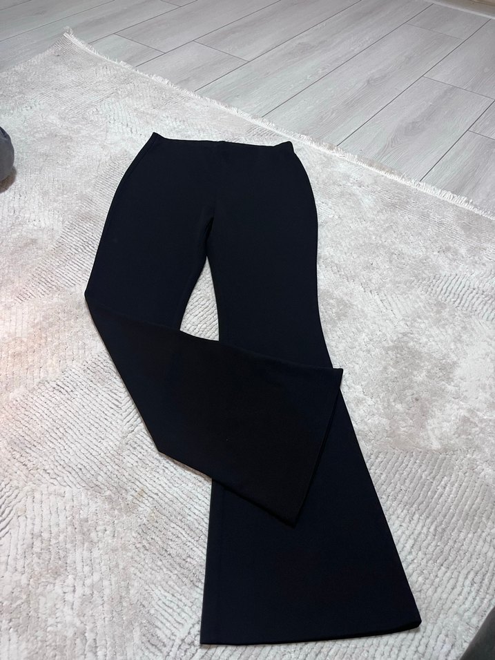 Kadın Siyah Pilili Flare Pantolon - Görsel 2