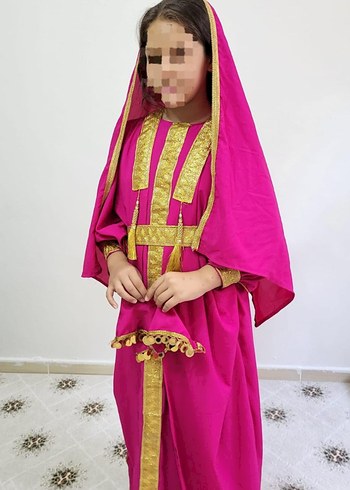 kız çocuğu kaftan abaya