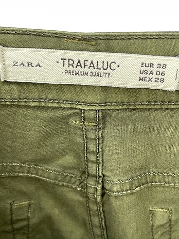 38 Beden haki Renk Zara Düz Kesim %70 İndirimli.