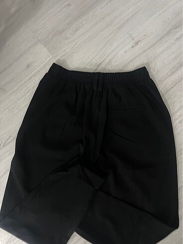 m Beden siyah Renk Bershka pantolon