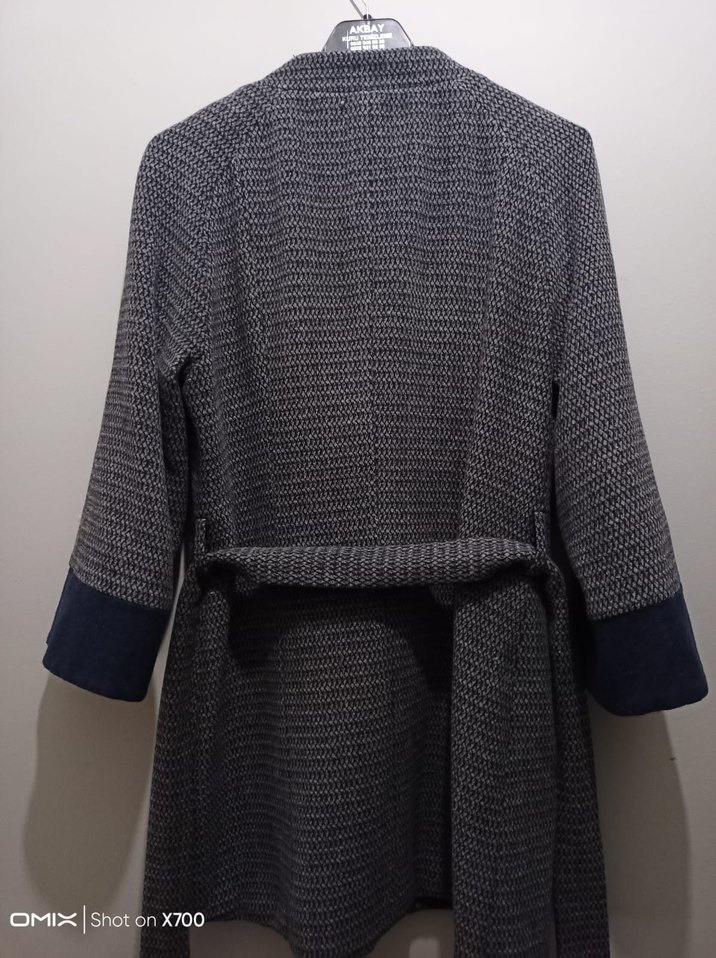 Düğmeli Gri Kadın Midi Kaban - Görsel 2