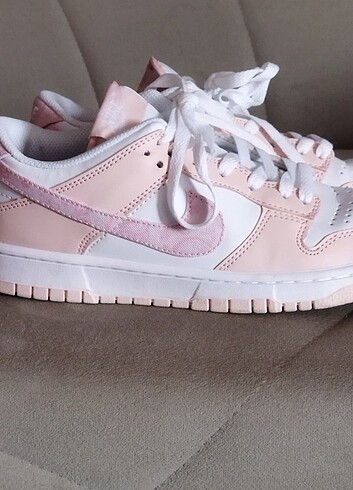 Nike dunk low pink paisley 