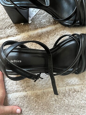 Bershka Topuklu Sandalet
