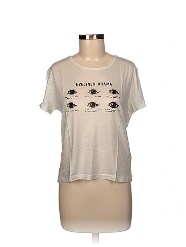 Pull and Bear T-shirt %70 İndirimli.