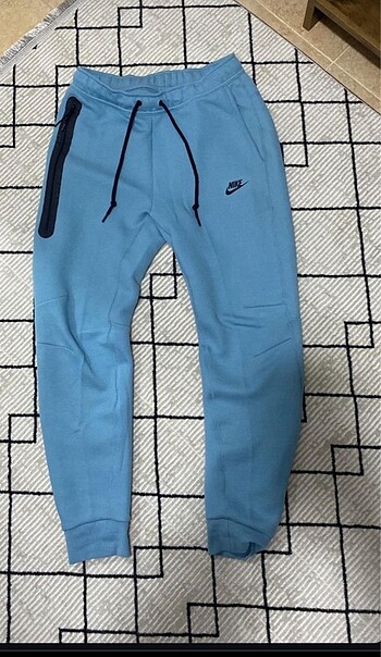 Nike tech