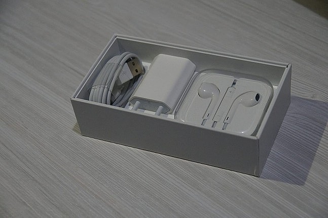 iphone şarj aleti kulaklık orijinal