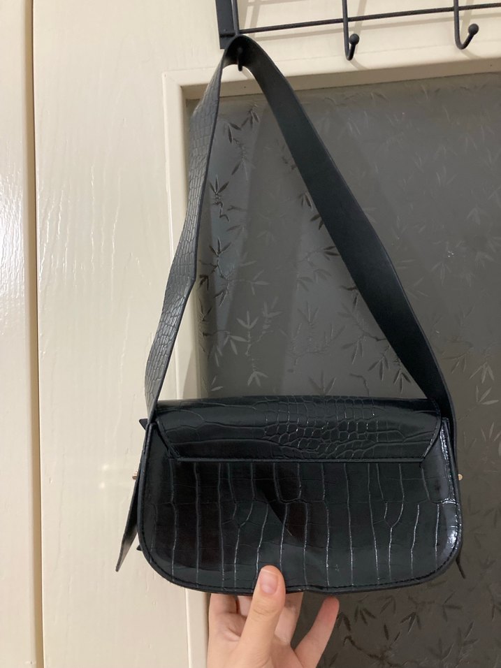 Kemer Detaylı Siyah Yılan Desenli Deri Çanta - Görsel 3