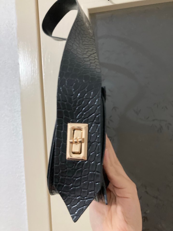 Kemer Detaylı Siyah Yılan Desenli Deri Çanta - Görsel 2