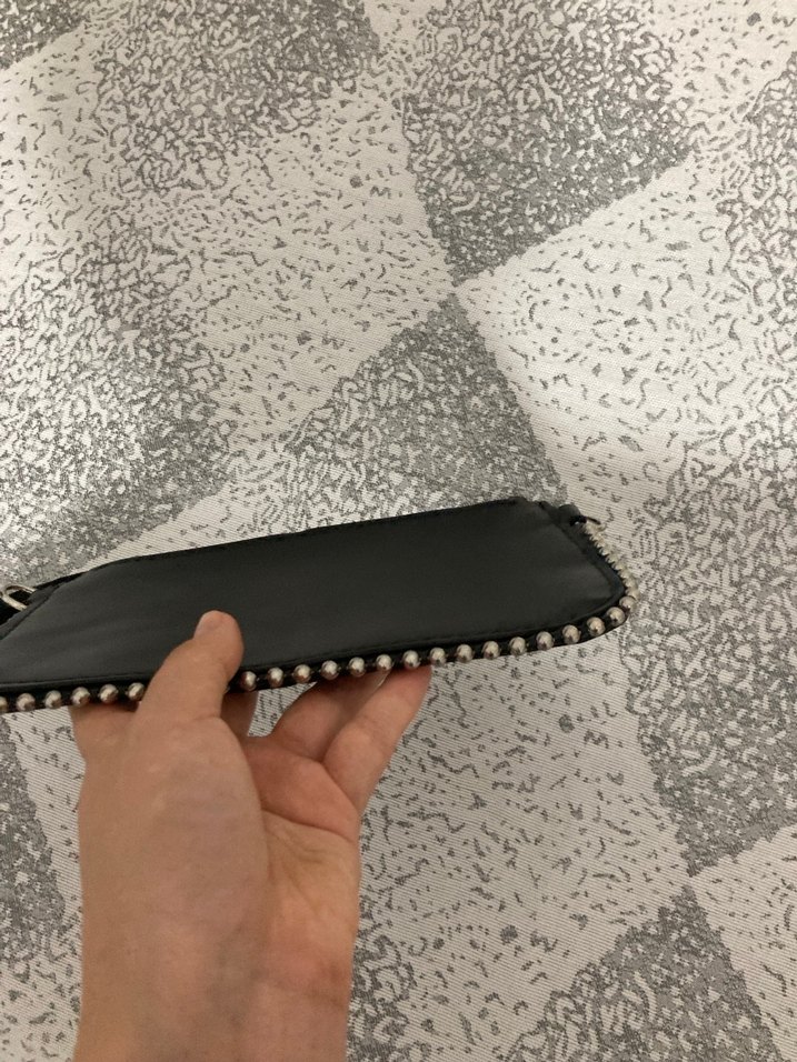 Nakışlı Siyah Deri Fermuarlı Kadın Çanta - Görsel 4