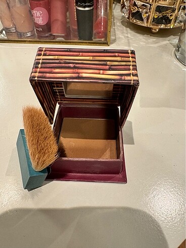  Beden Benefit Hoola bronzer