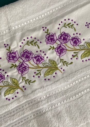 Nakışlı Beyaz Havlu - Görsel 2