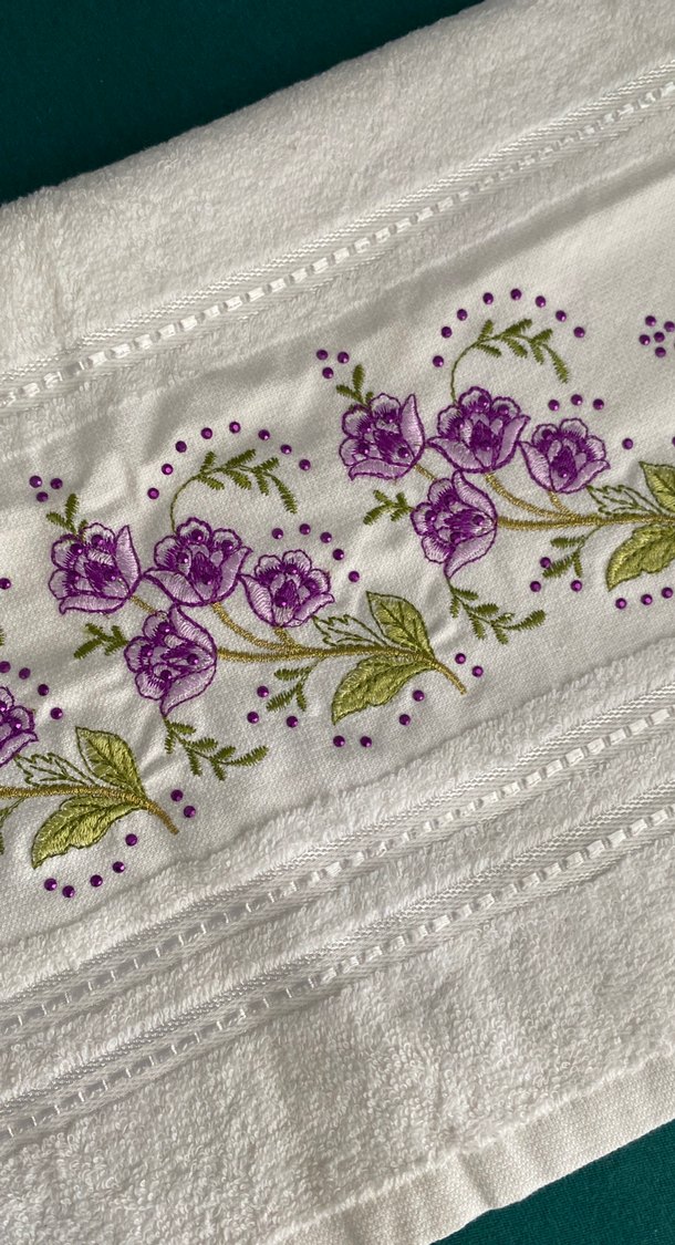 Nakışlı Beyaz Havlu - Görsel 2