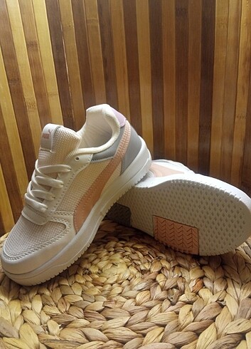 PUMA KIZ ÇOCUK AYAKKABISI 