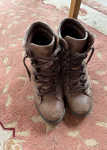 Kahverengi Deri Kadın Bot - Görsel 3