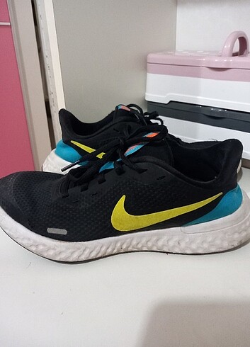 36,5 Beden siyah Renk Nike spor ayakkabı