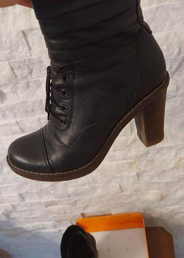 Siyah topuklu bot - Görsel 3