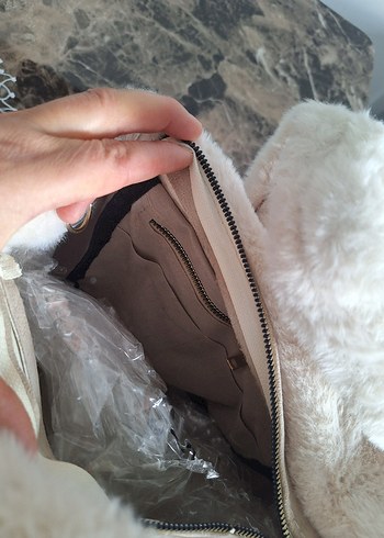 Beyaz Kürklü Kadın El Çantası - Görsel 5