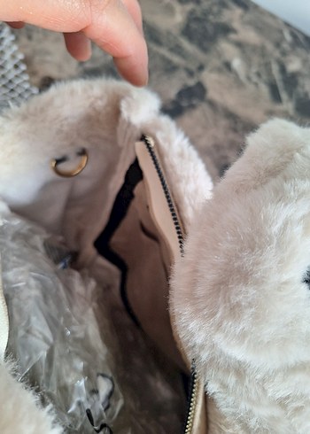 Beyaz Kürklü Kadın El Çantası - Görsel 3