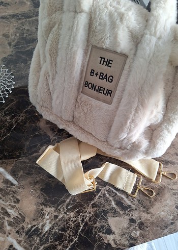 Beyaz Kürklü Kadın El Çantası - Görsel 2