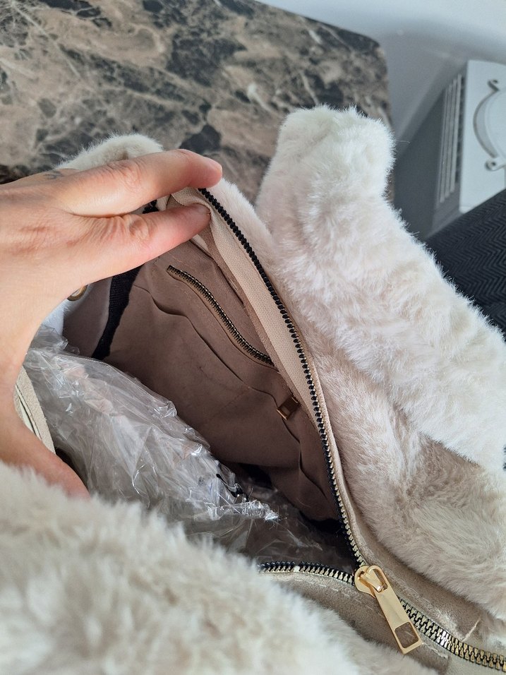 Beyaz Kürklü Kadın El Çantası - Görsel 4