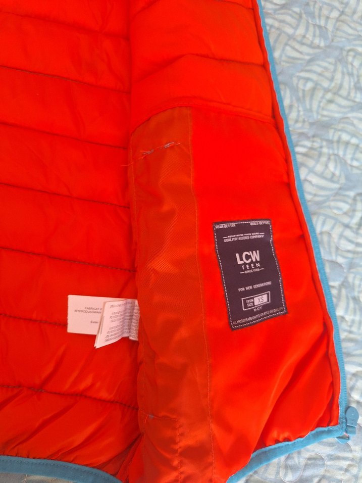 Mavi Kapüşonlu Erkek Çocuk Yelek lcw marka etiketli - Görsel 3