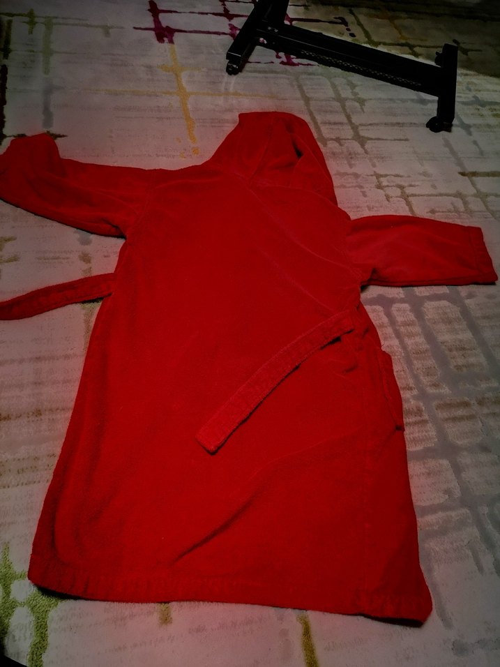 Çocuk Kırmızı Kapüşonlu cepli kuşaklı Bornoz 9-10 yaş - Görsel 2