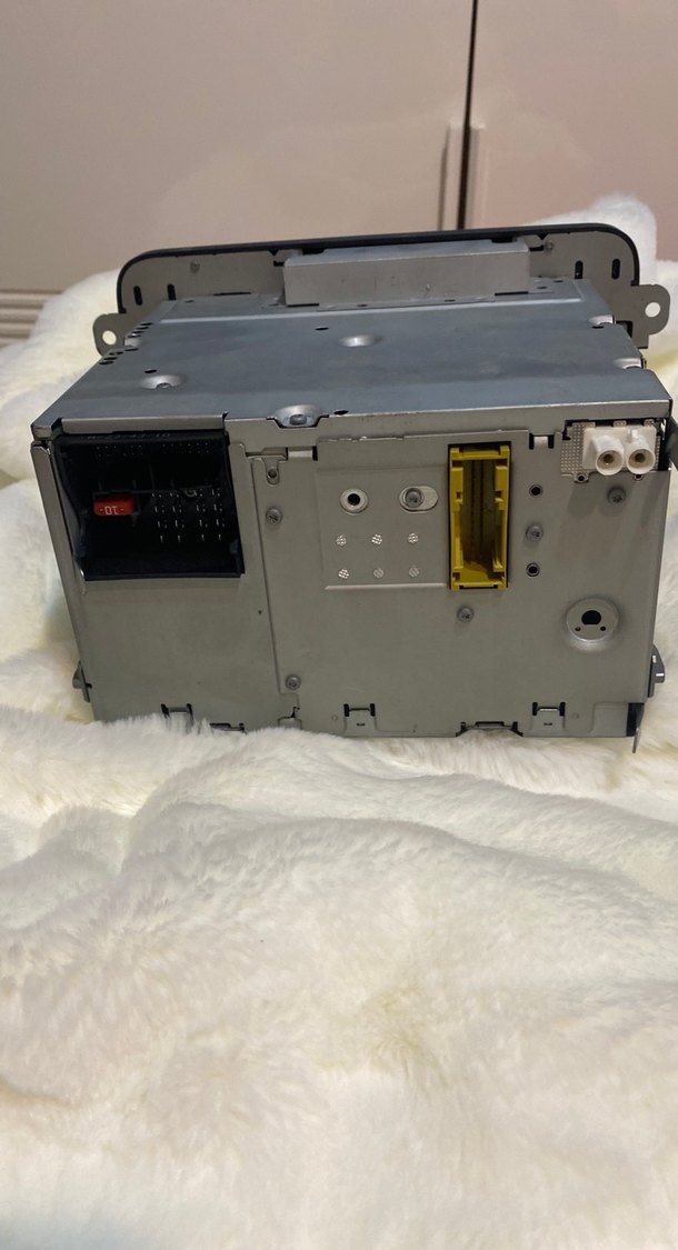 VW Passat B7 comfort LINEdan çıkmış Teyp - Görsel 4